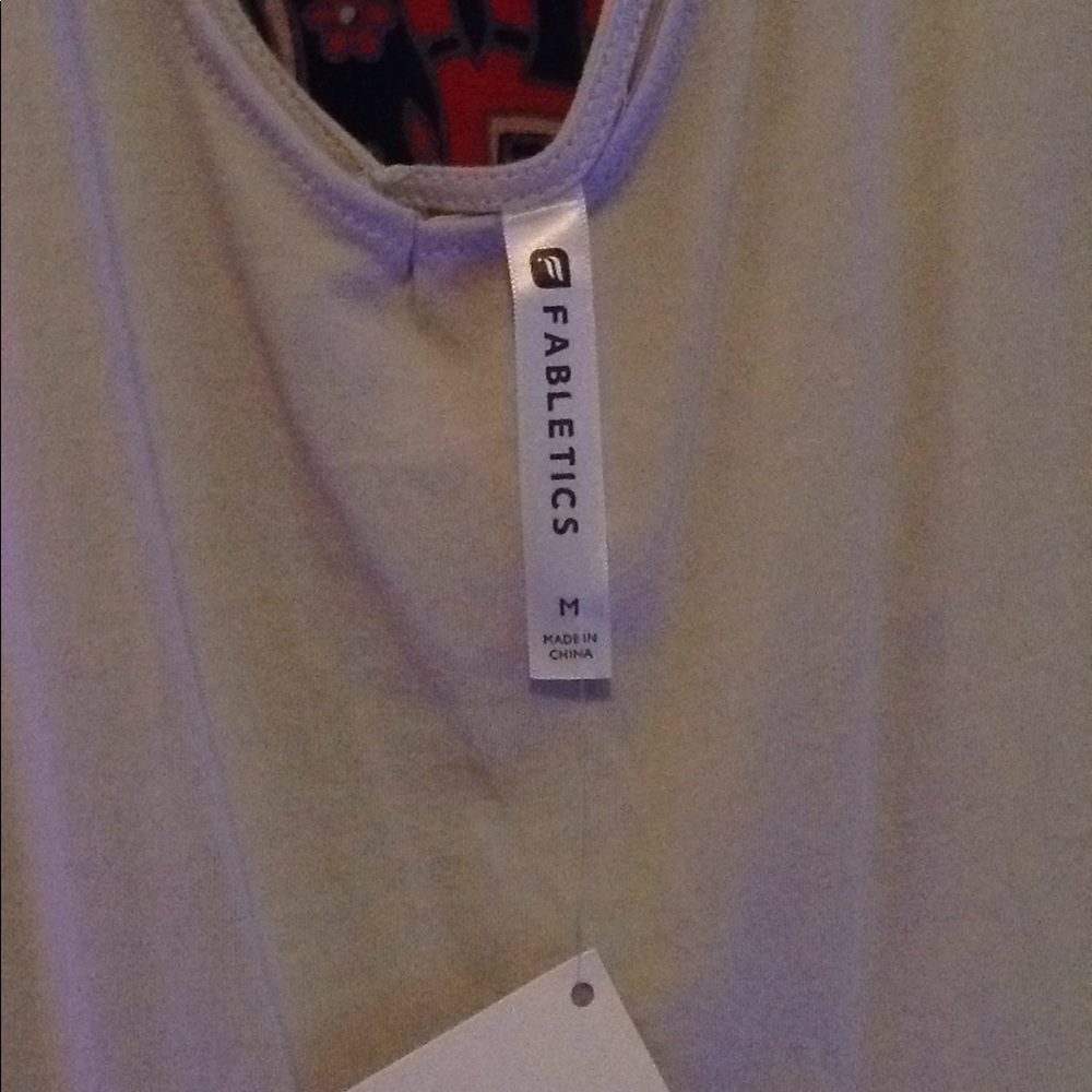 🆕🏷 ~ Fabletics Tank 💕~ - Picture 5 of 5